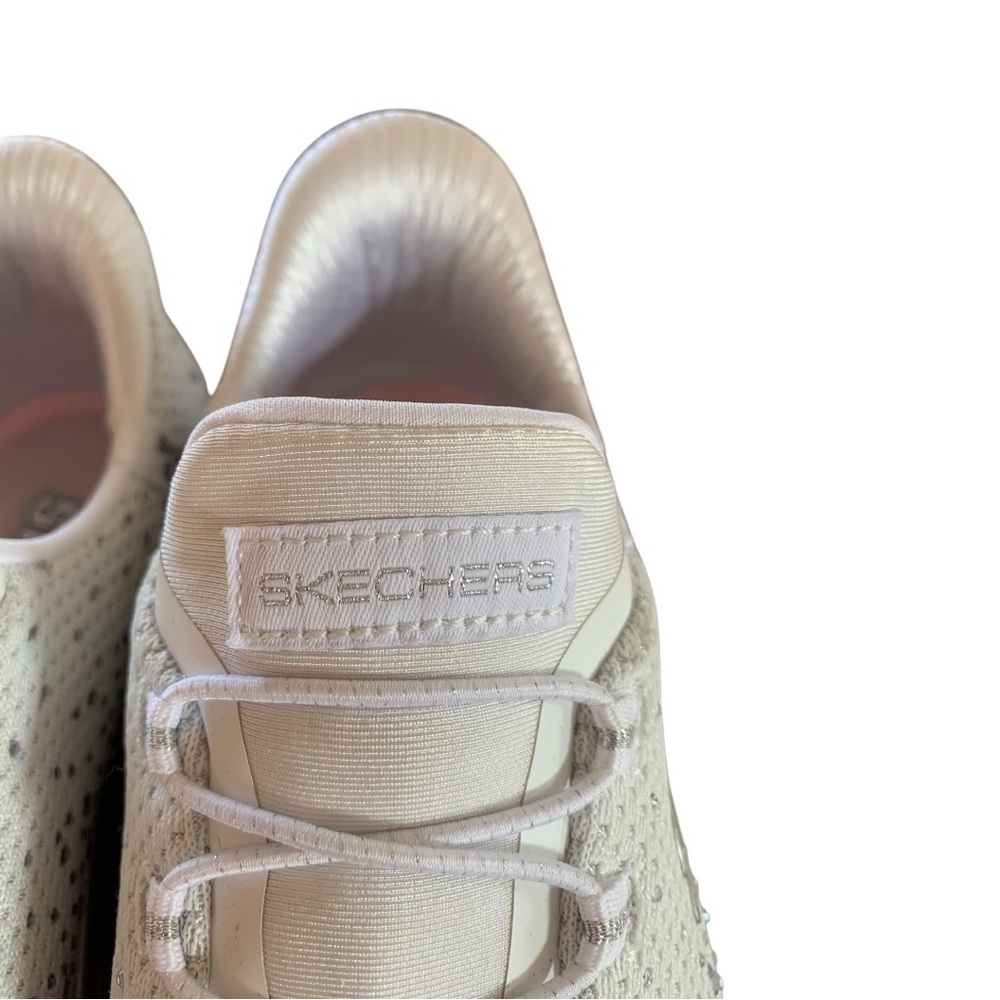 Skechers Women's White Slip-On Athletic Shoe Sz 6 - Picture 3 of 9